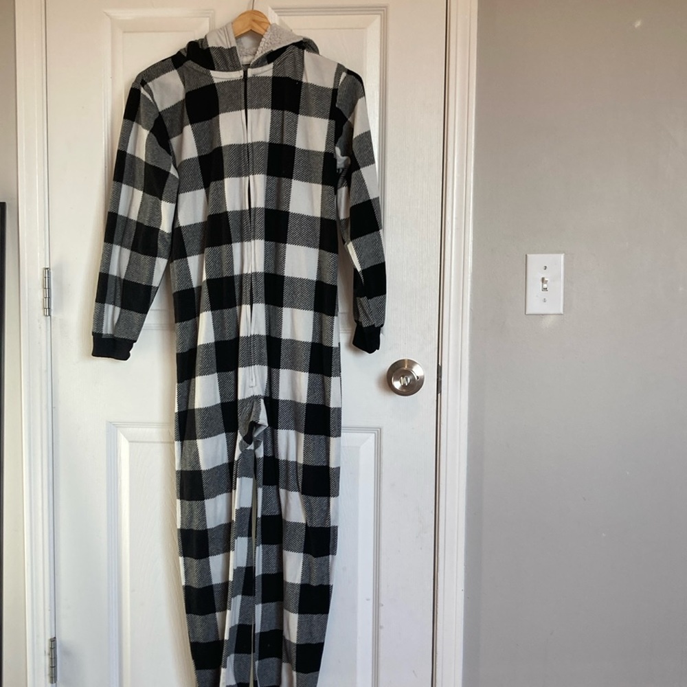 Children’s place white buffalo plaid onesie